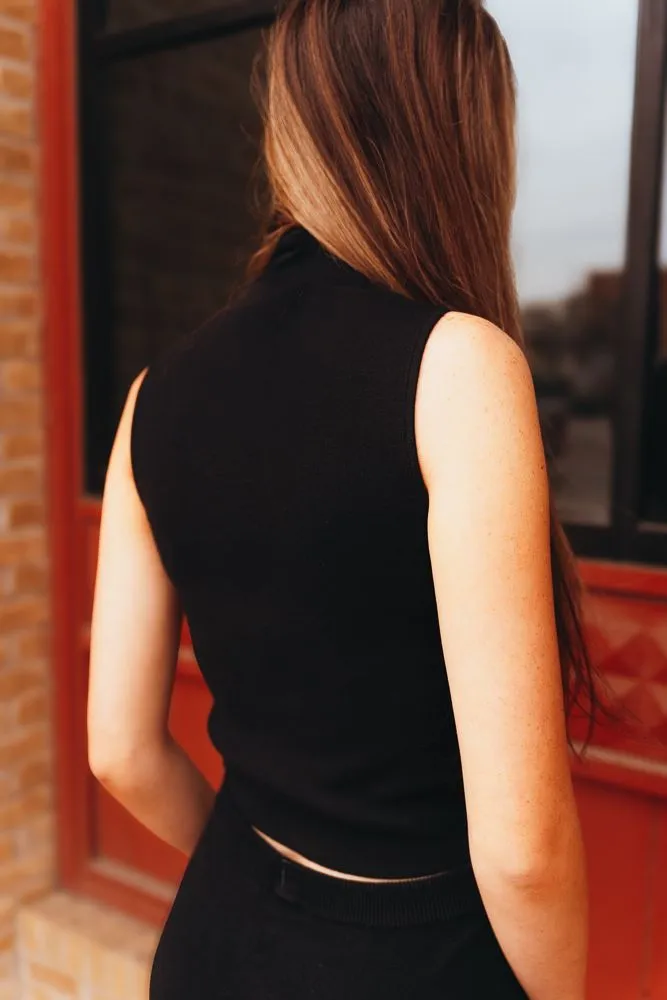 Blk High Neck Sleeveless Sweater SWT9901