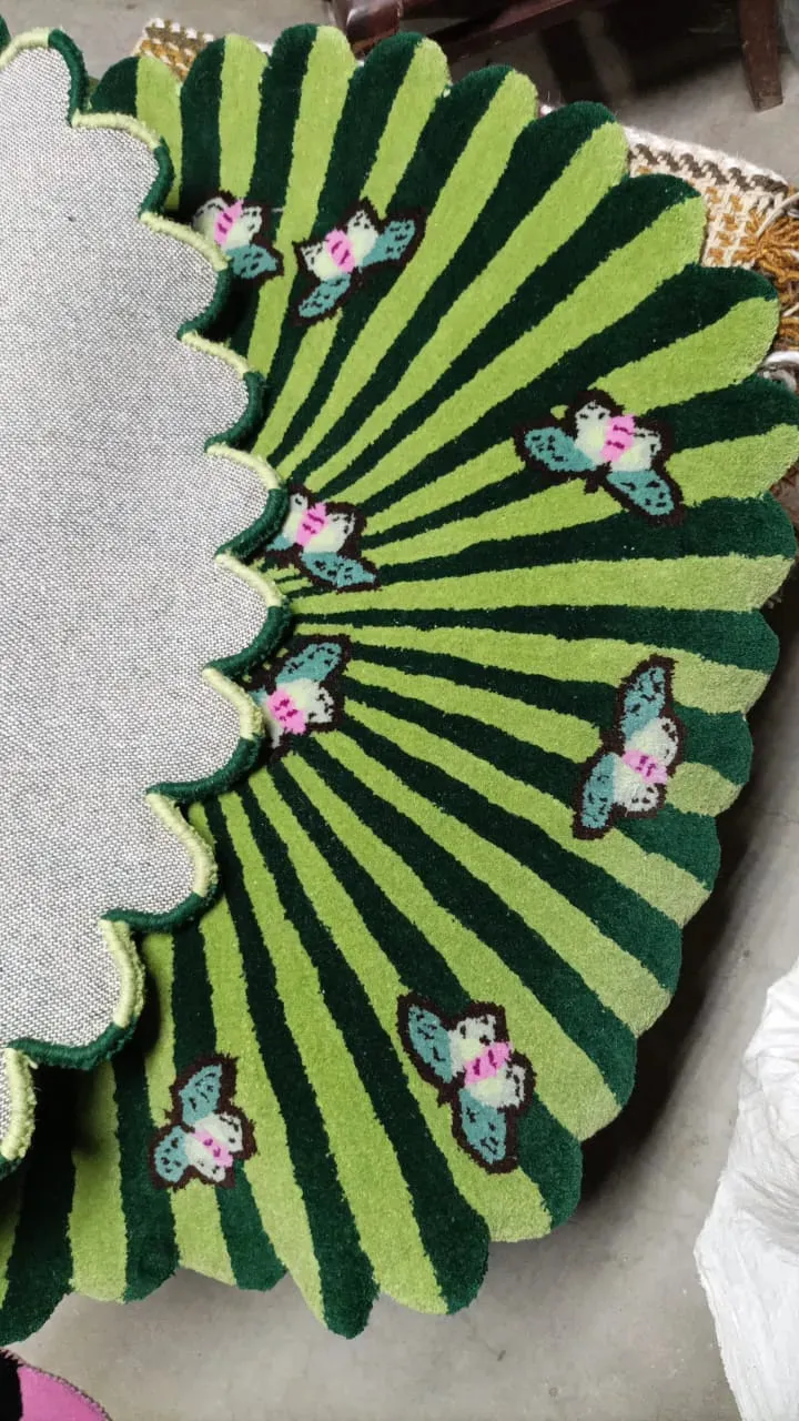 Butterflies over Flower Hand Tufted Wool Rug - Green