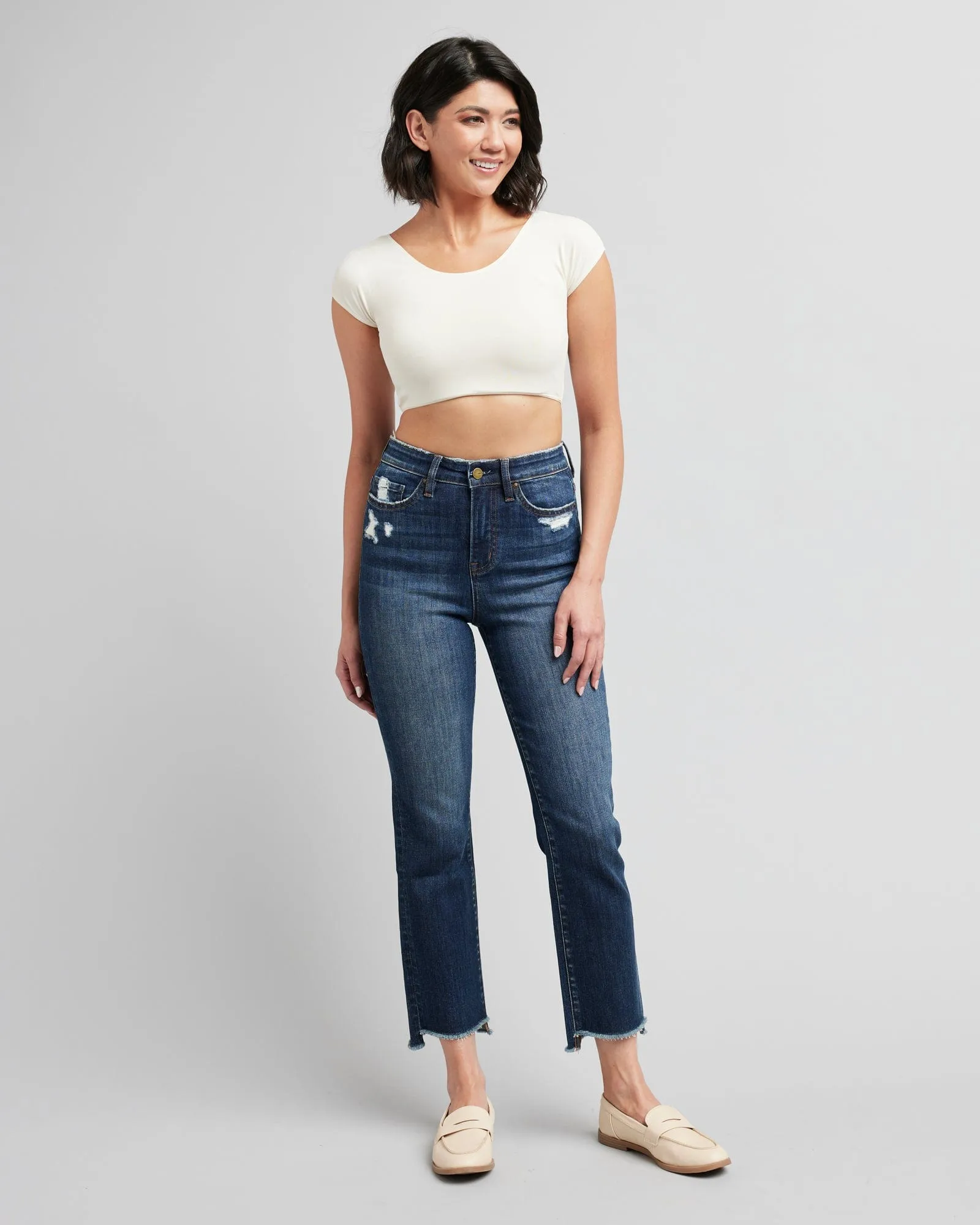 Demi Tee
