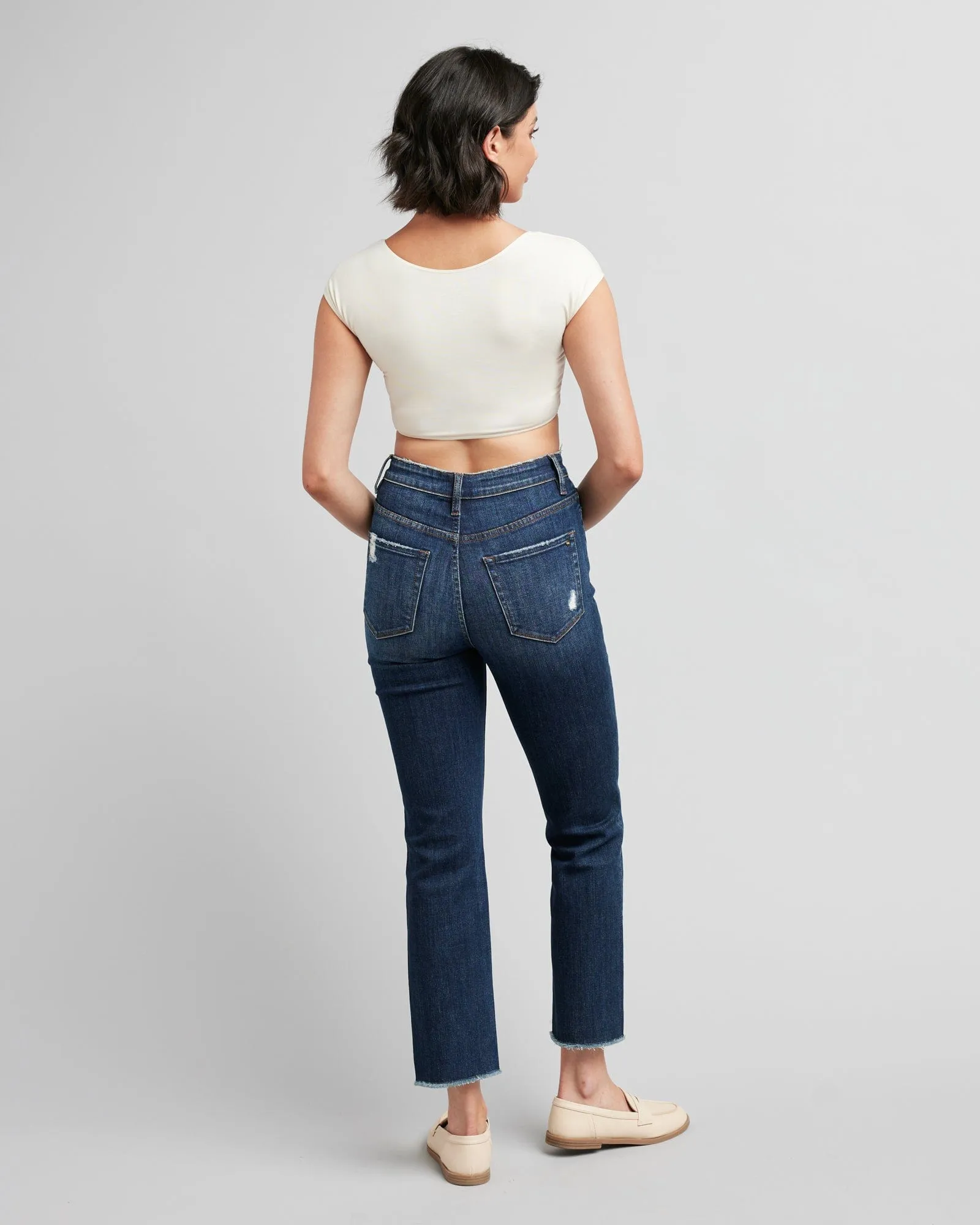 Demi Tee