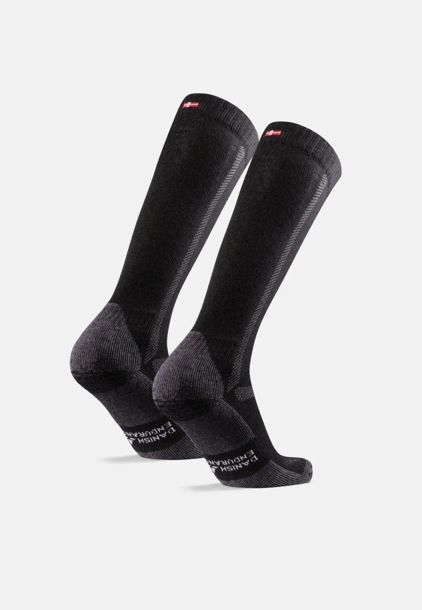 KNEE-HIGH MERINO HIKING SOCKS