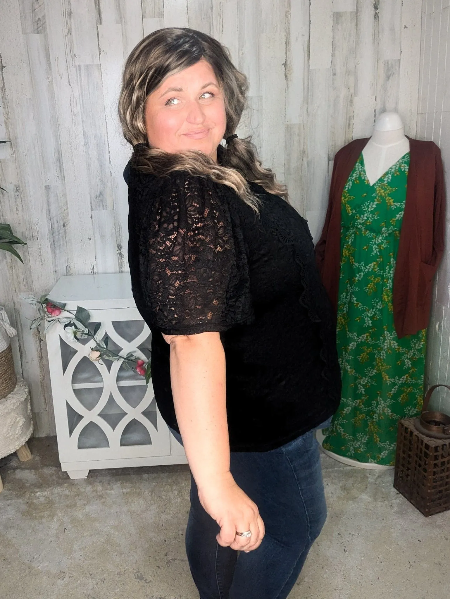Leila Short Sleeve Lace Top in Black