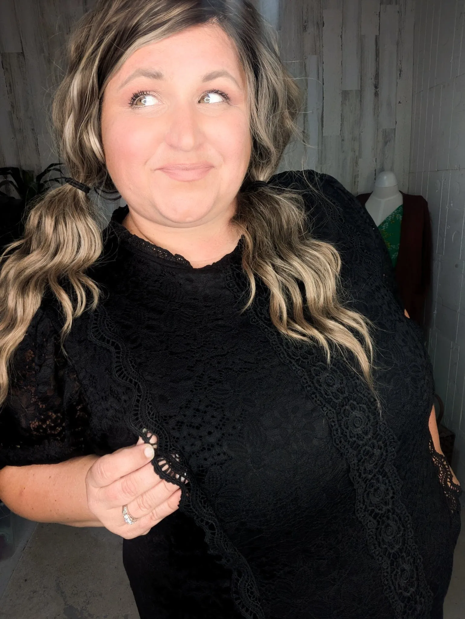 Leila Short Sleeve Lace Top in Black