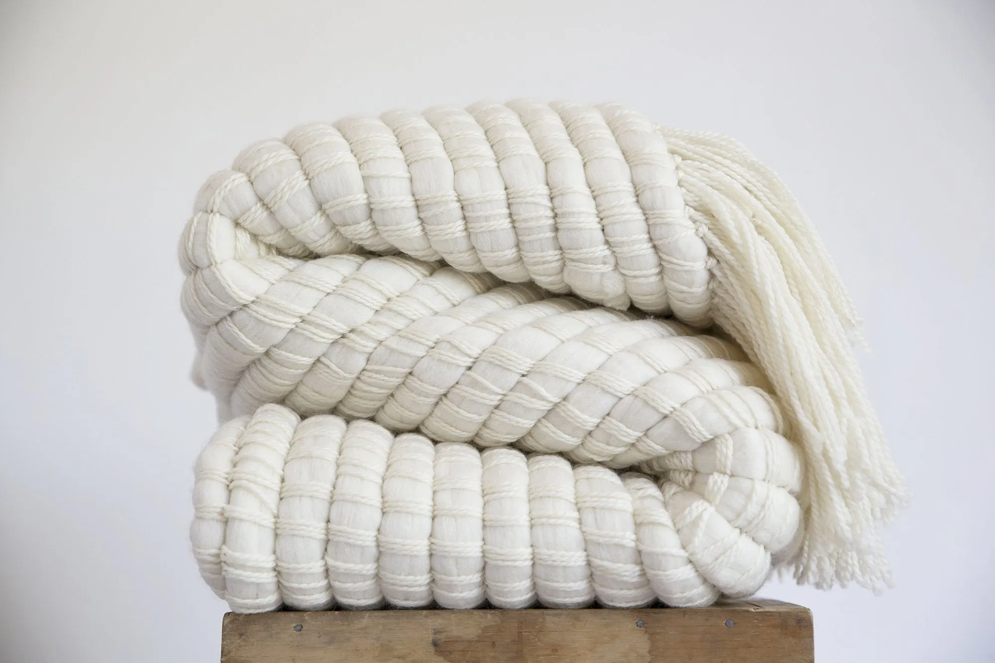 Luxury Bedspread Chunky Woven in Merino Wool Osmio 75x37