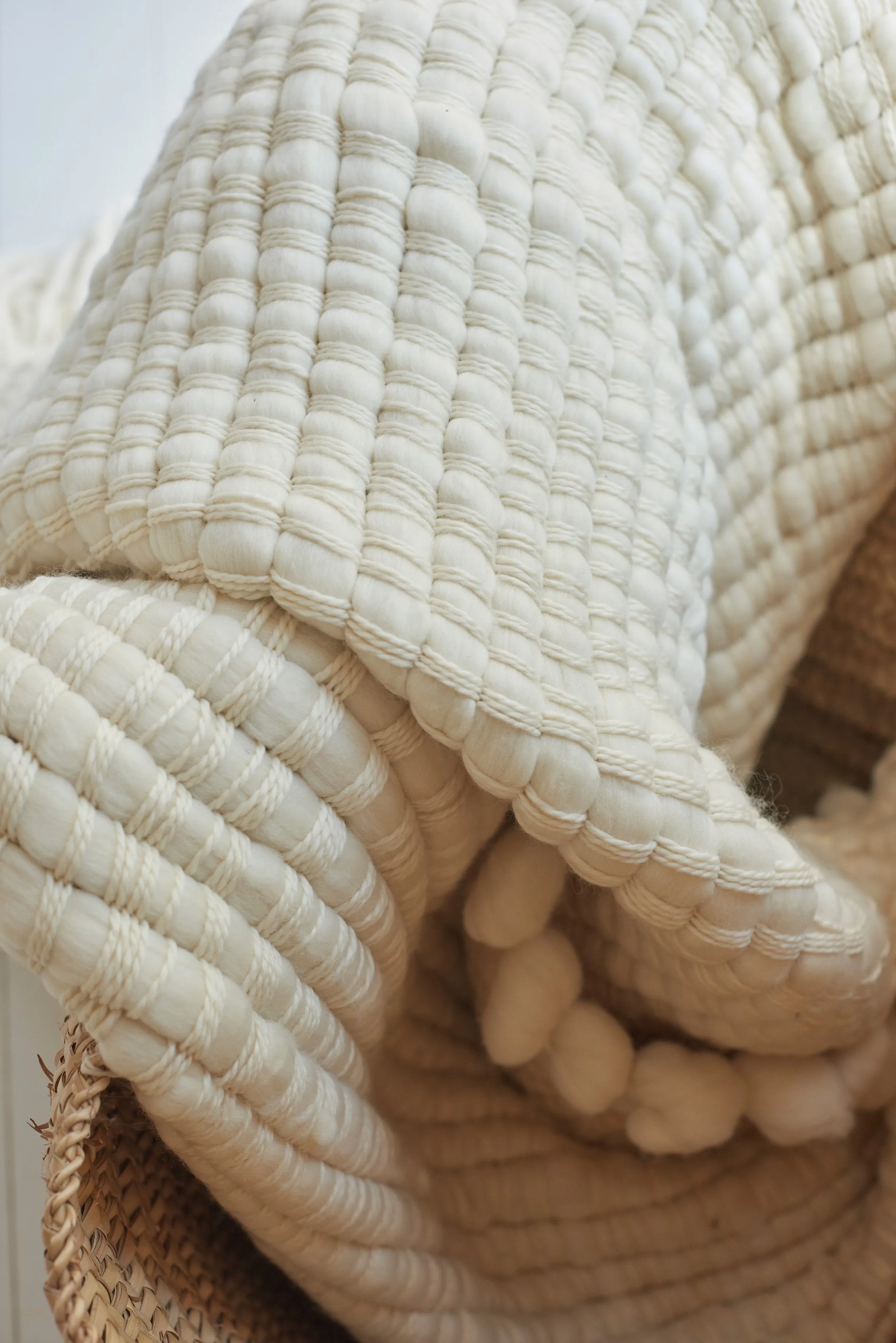 Luxury Bedspread Chunky Woven in Merino Wool Osmio 75x37