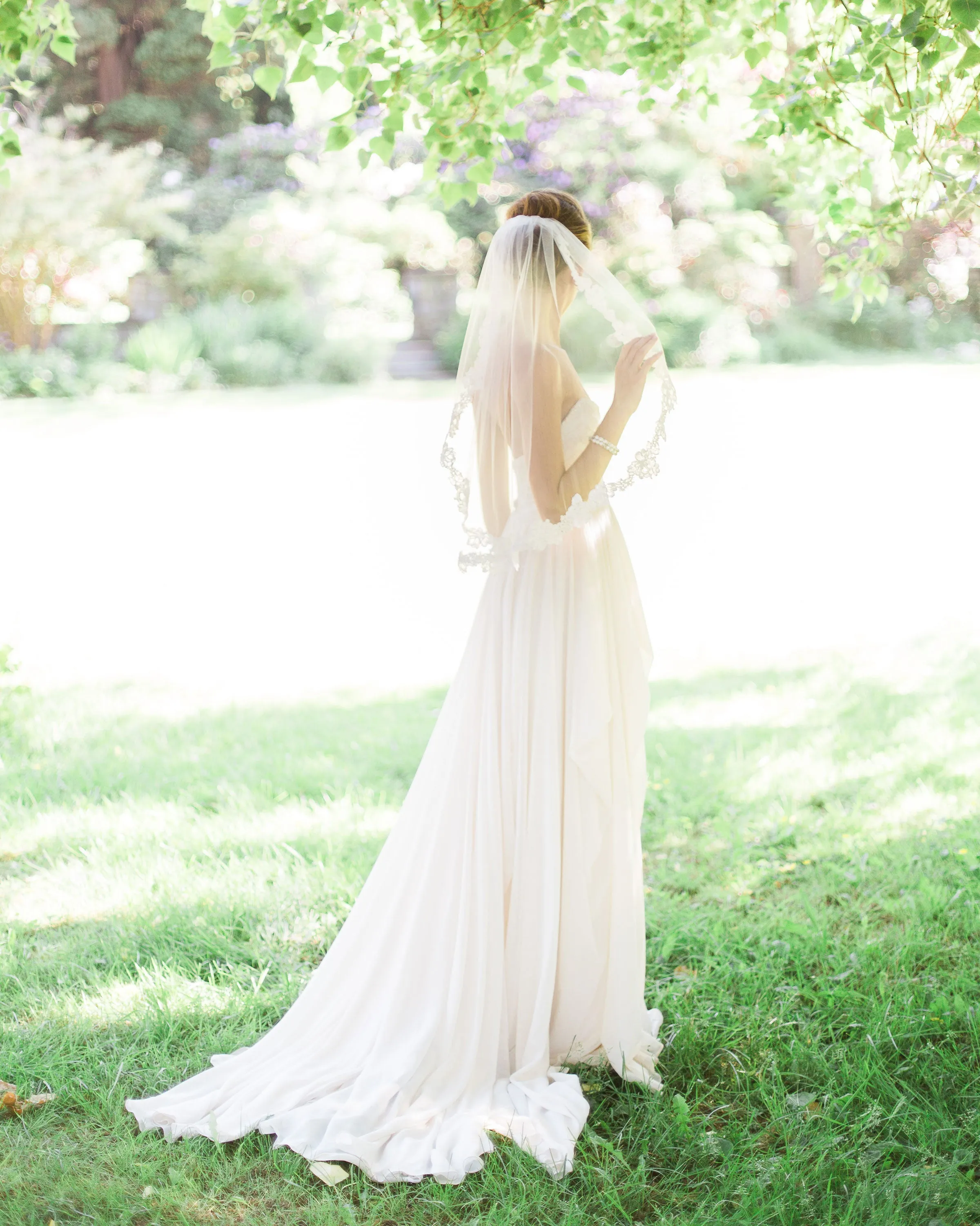 Peony Lace Short Veil