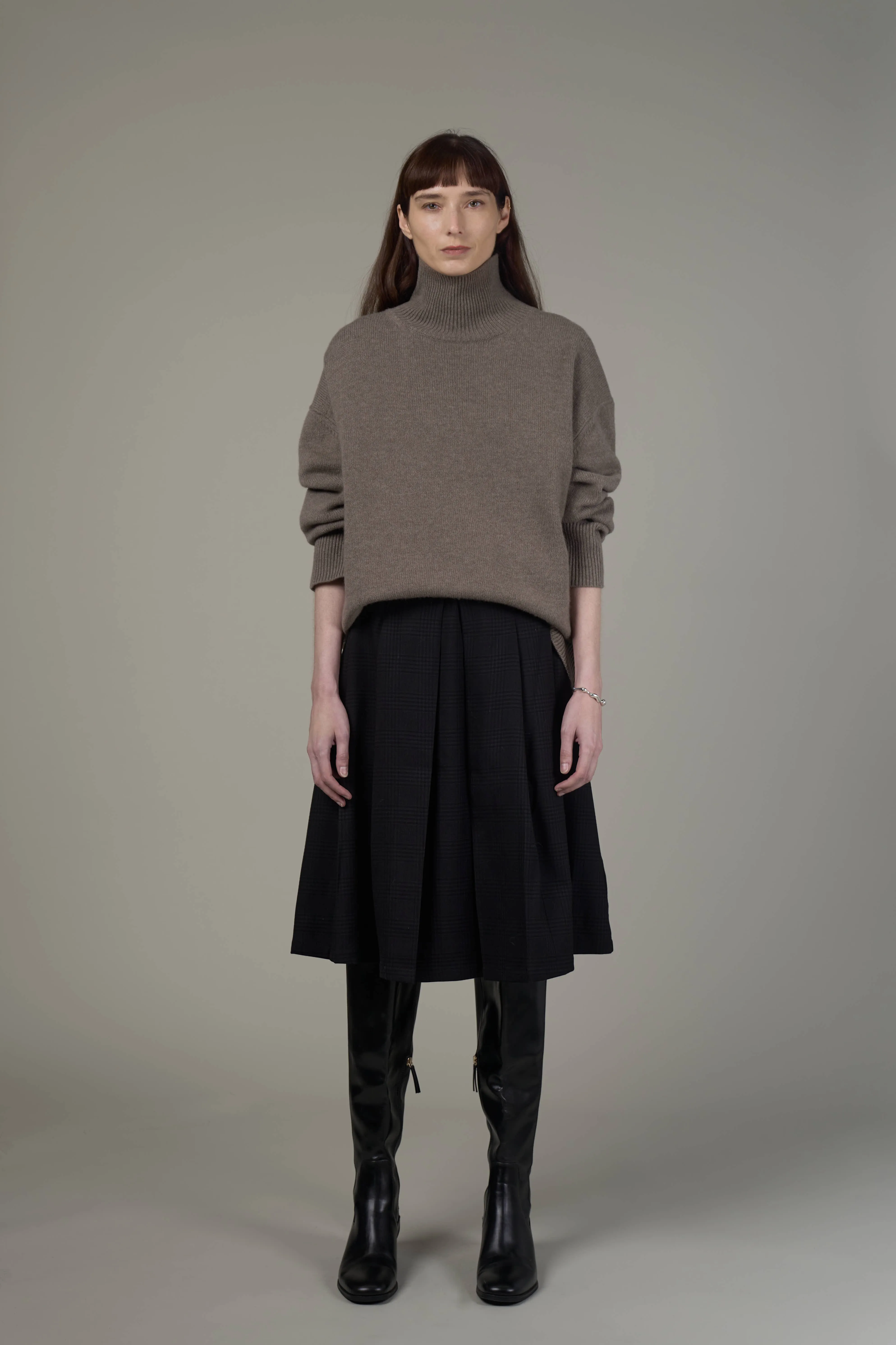 ST-5050 High Neck Phoebe Sweater-Brown