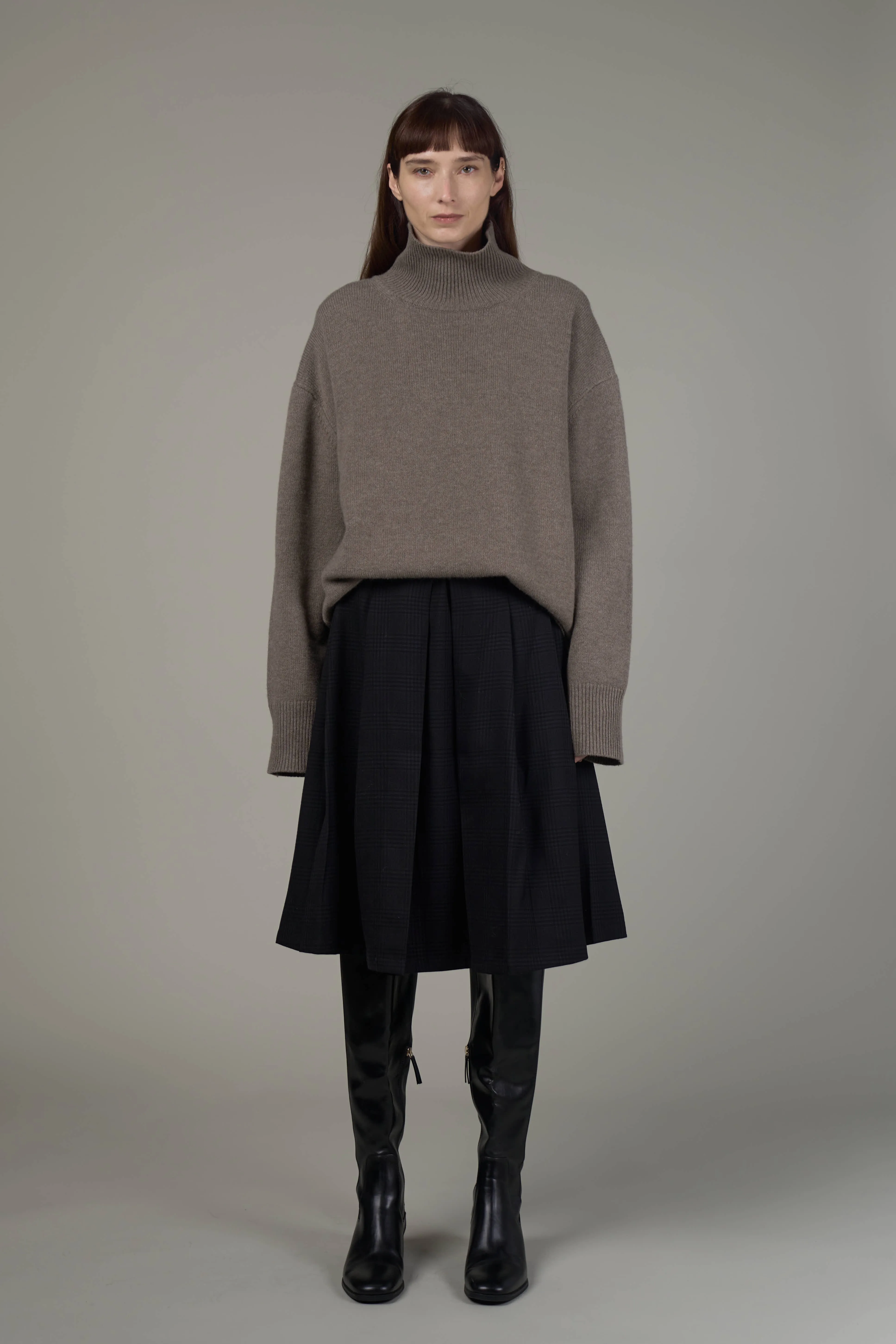 ST-5050 High Neck Phoebe Sweater-Brown
