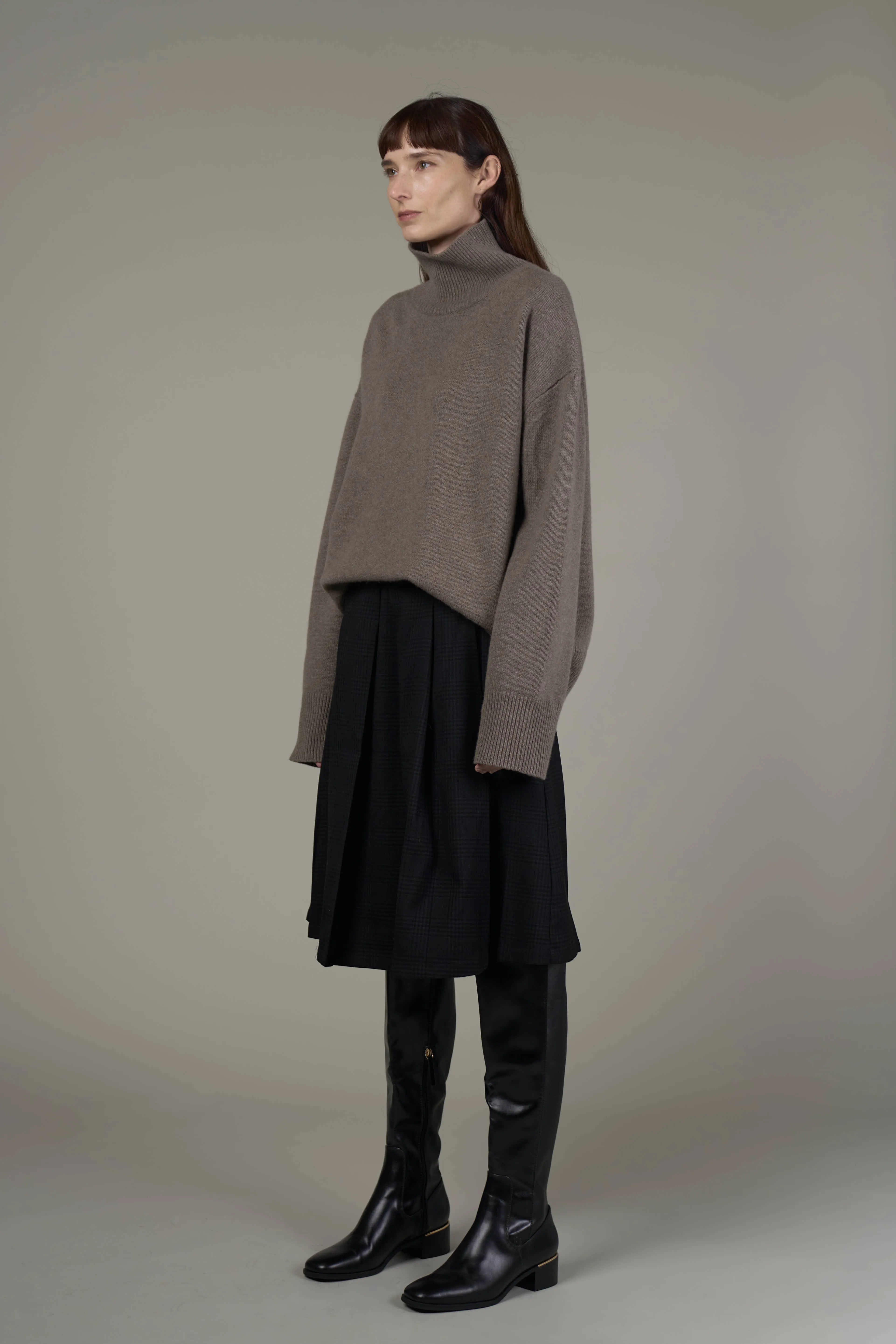 ST-5050 High Neck Phoebe Sweater-Brown