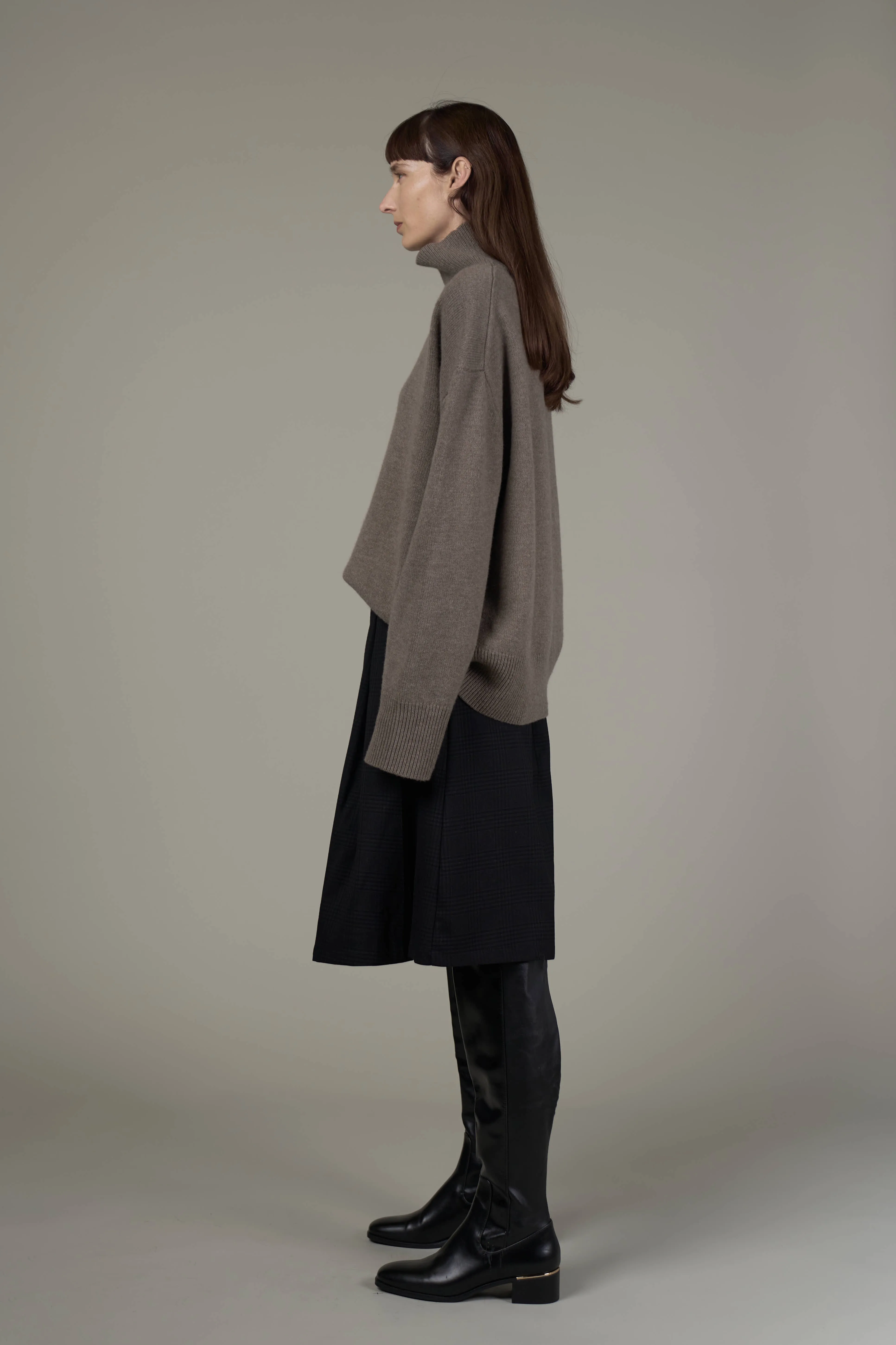 ST-5050 High Neck Phoebe Sweater-Brown