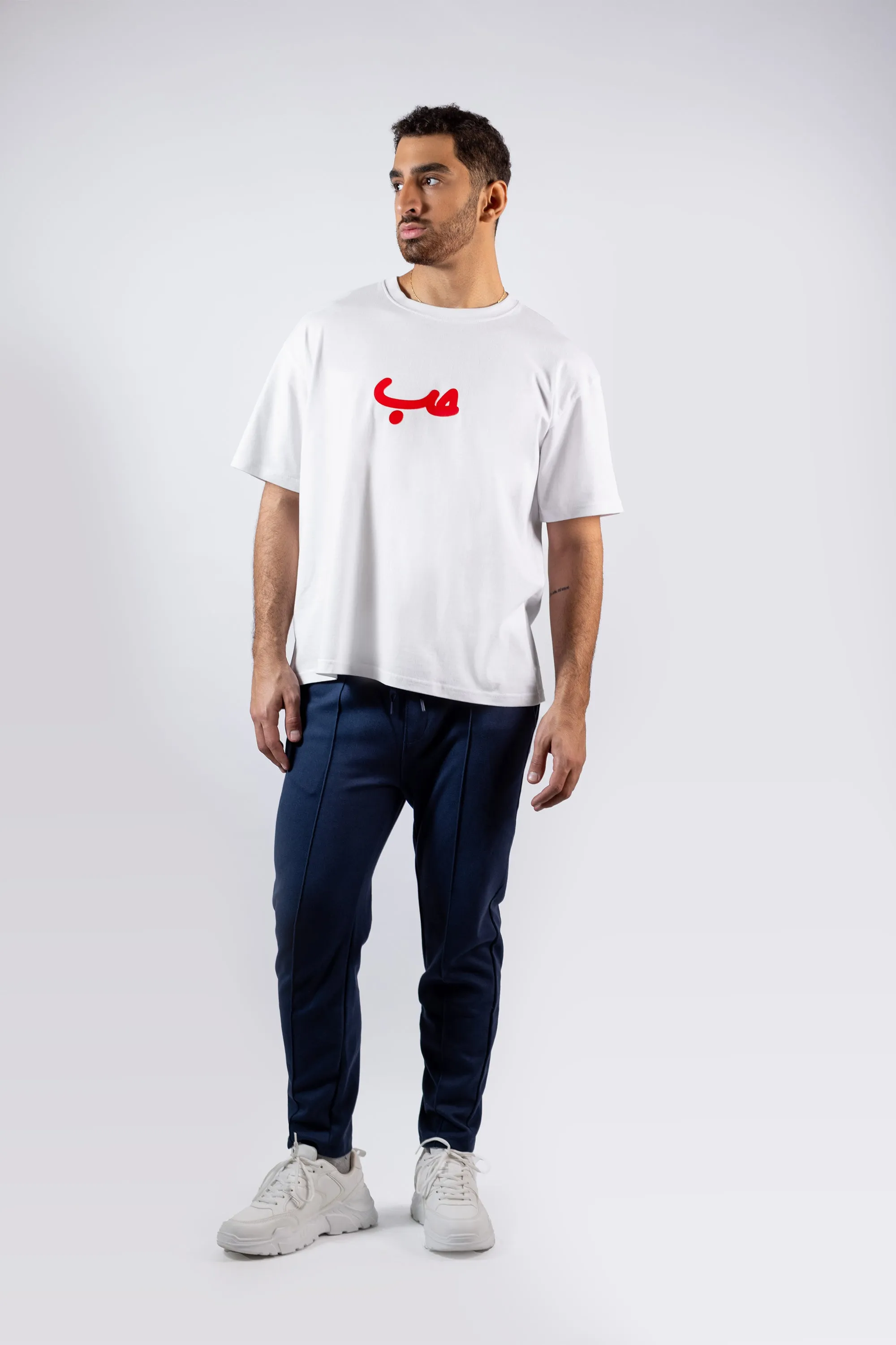 White Velvet Hobb حب T-shirt
