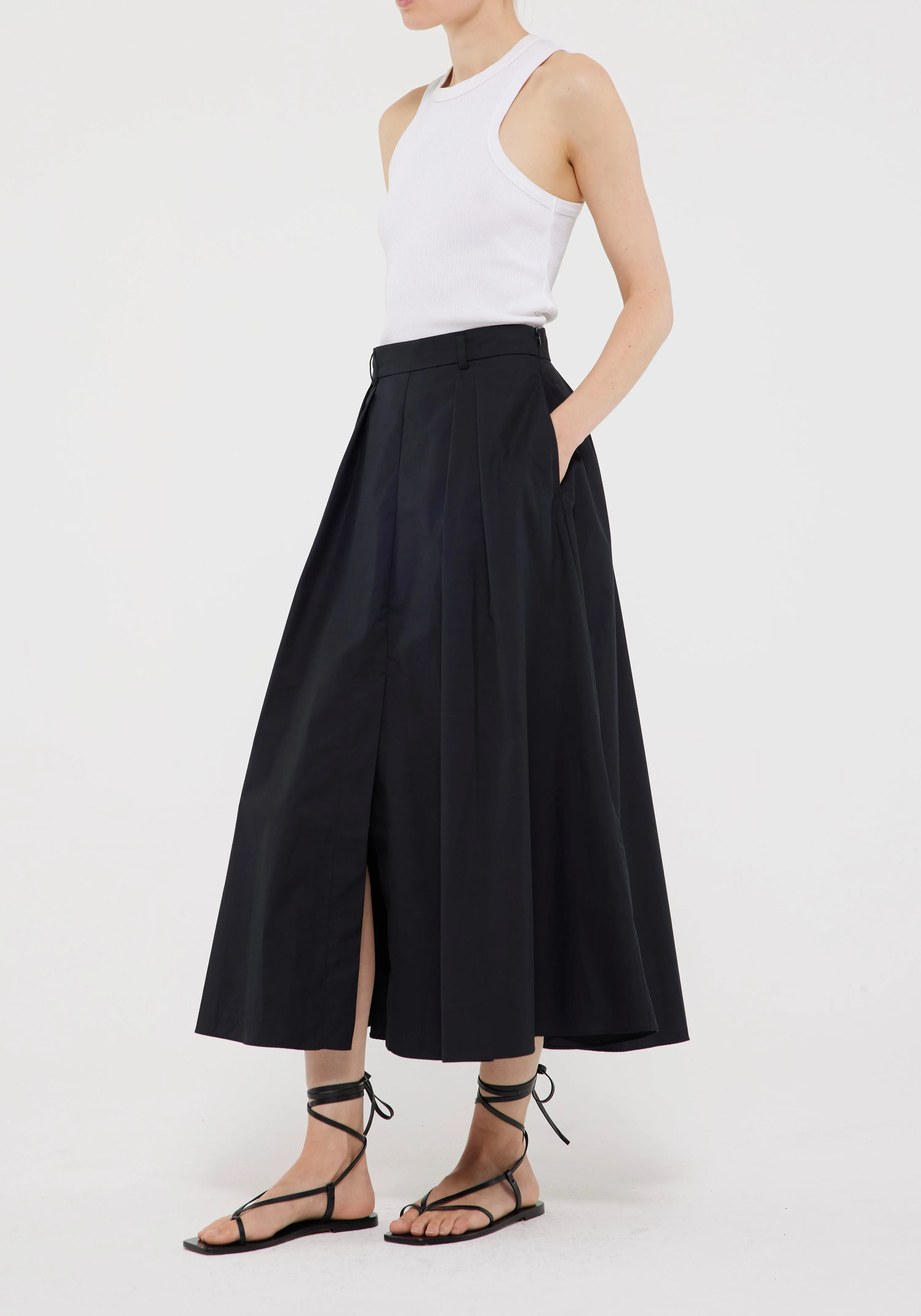 Wide Poplin Skirt in Noir