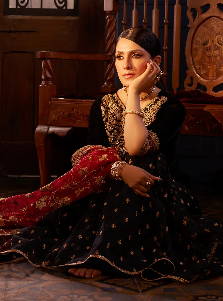 ZAINAB CHOTTANI VELVET COLLECTION '23 | MEHR MAH
